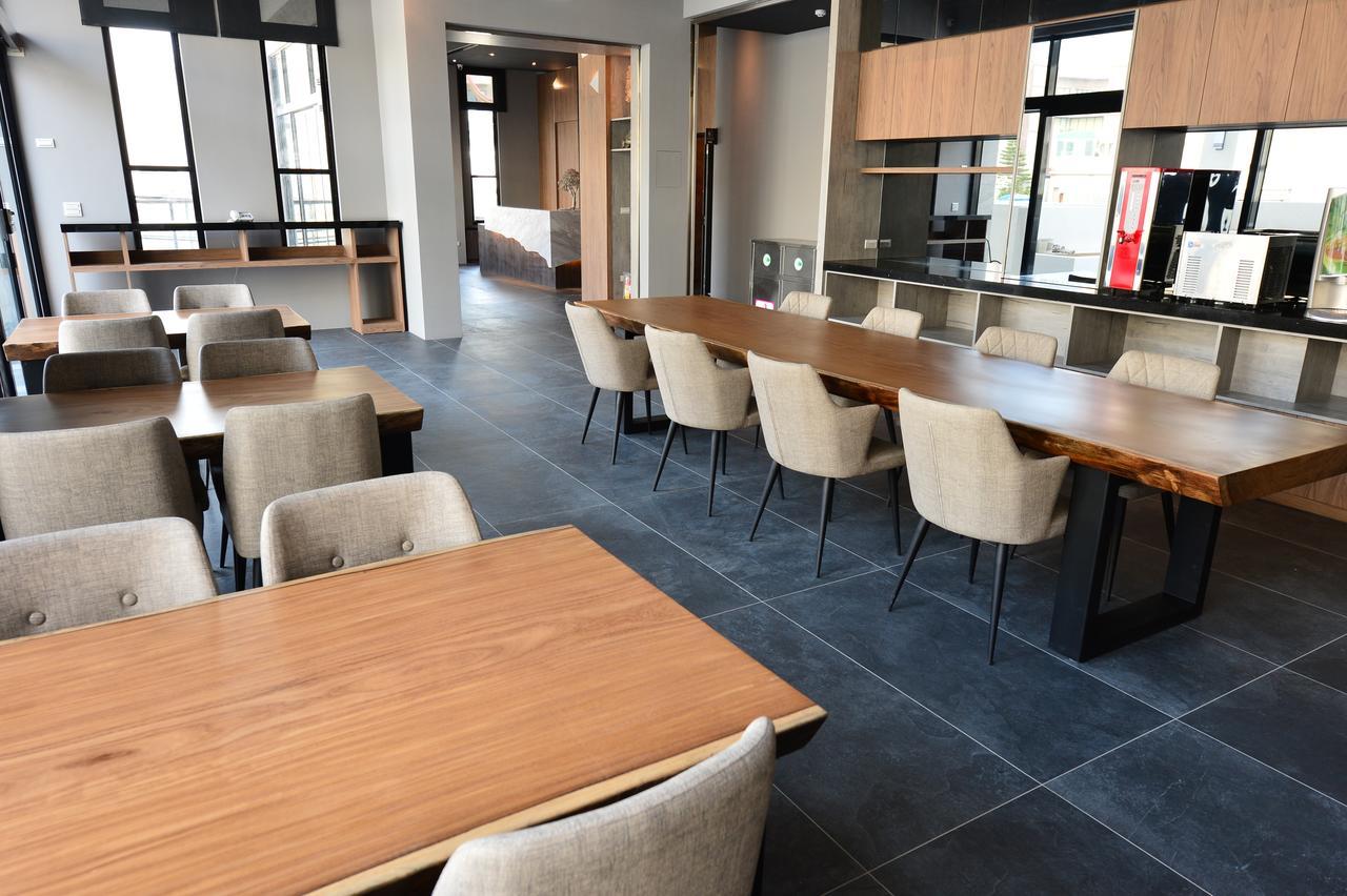 Sky Square Business Travel Hotel Magong Bagian luar foto
